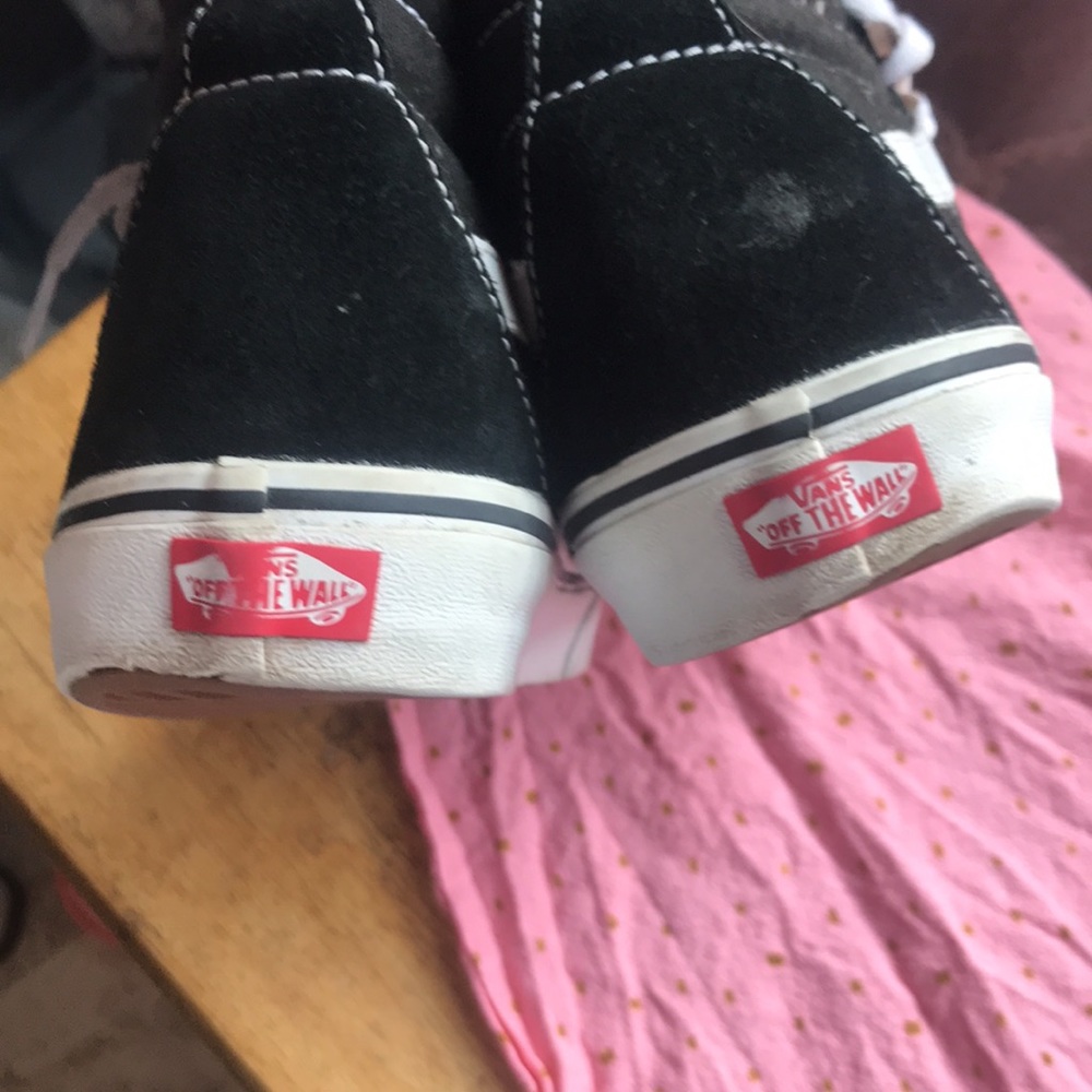 Vans - Picture 3 of 4